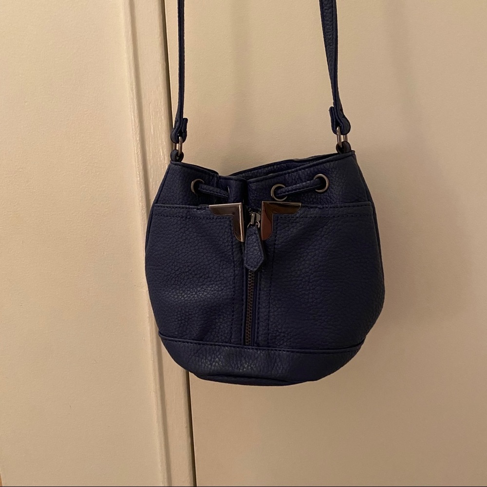 ✨WITH TAGS! Danielle Nicole Mini Bucket Bag